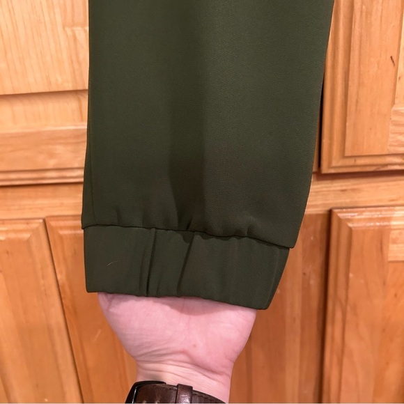 J. Crew Green Joggers with Elastic Cuffs and Comfortable Fit - Picture 3 of 7